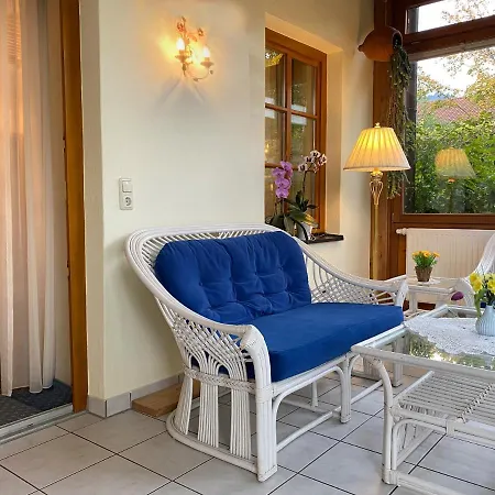 Haus Bei Der Linden Апартаменты *