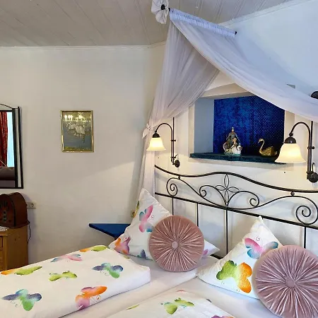 Haus Bei Der Linden Апартаменты
