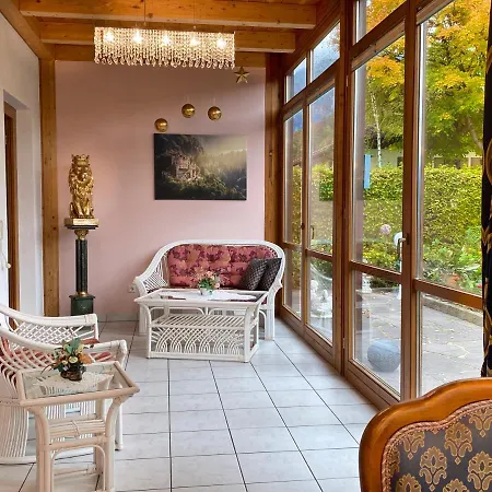Haus Bei Der Linden Апартаменты *