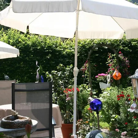 Haus Bei Der Linden Апартаменты